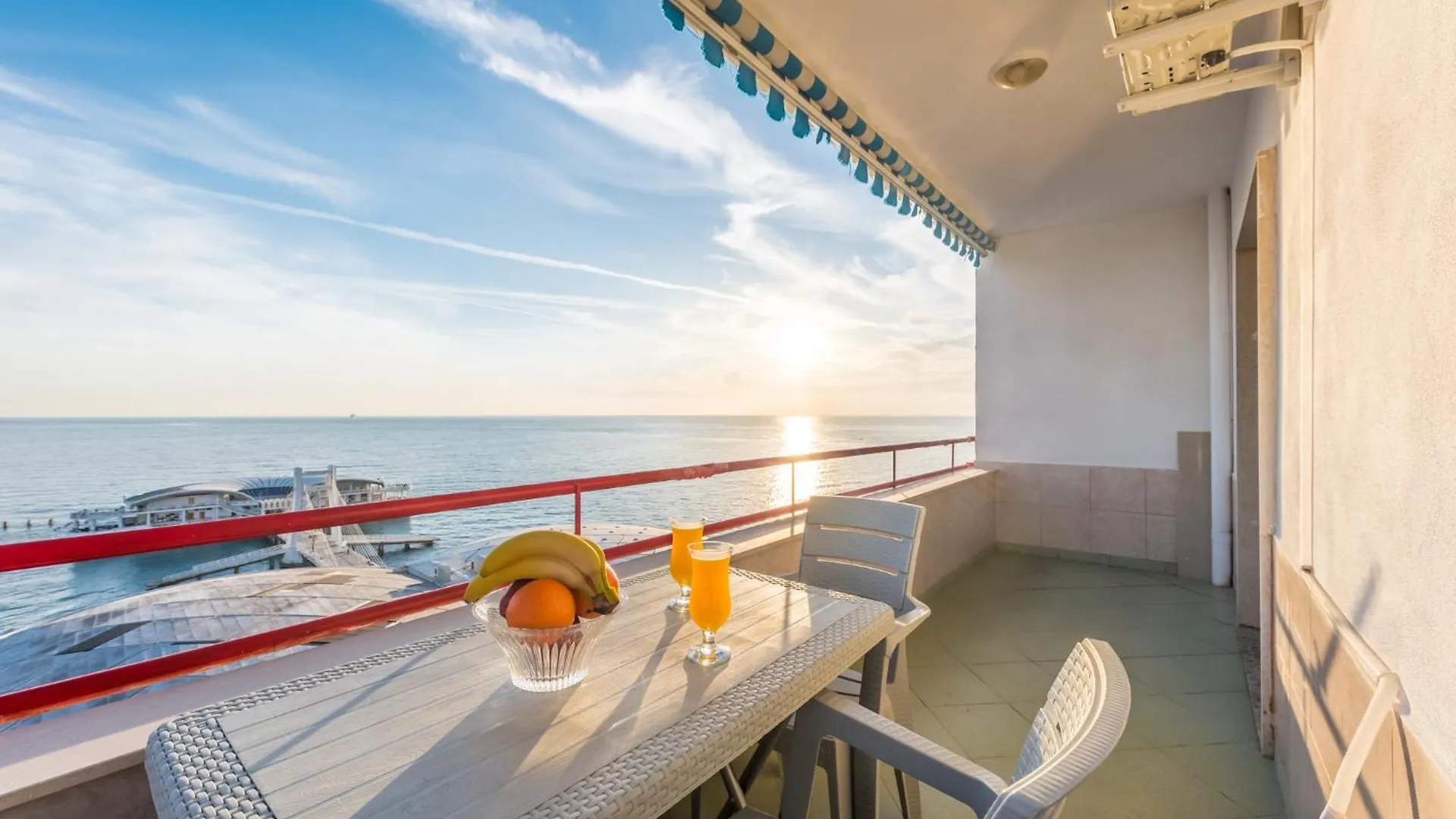 Beachfront Apartments Durrës 0*,