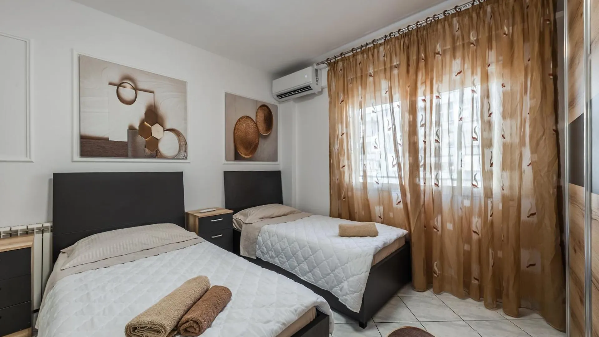 Beachfront Apartments Durrës 0*,