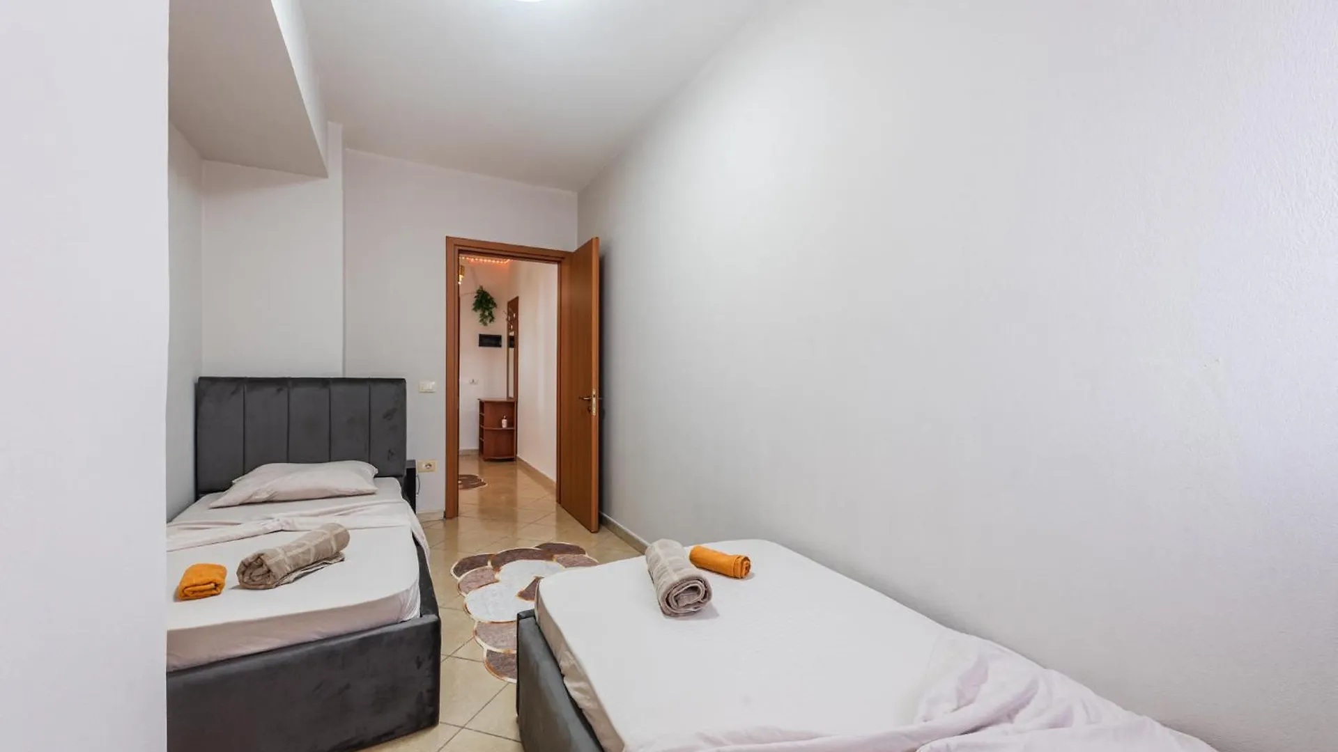 Beachfront Apartments Durrës 0*,  Albanien